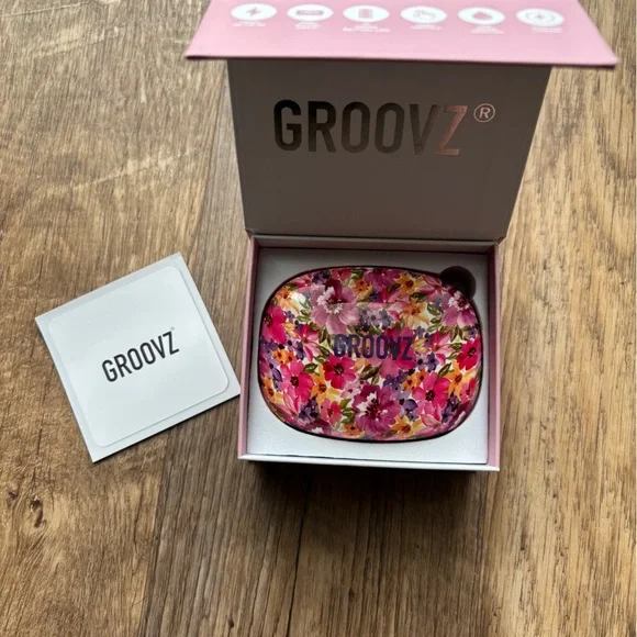 Groovez Plus Pink Wireless Earbuds - Picture 3 of 5